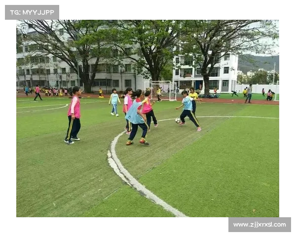 校园足球与英联赛杯之间的五大联系与互动解析